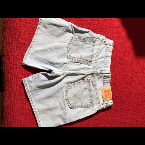 Levi’s Relaxed 550 Shorts - Picture 3 of 3